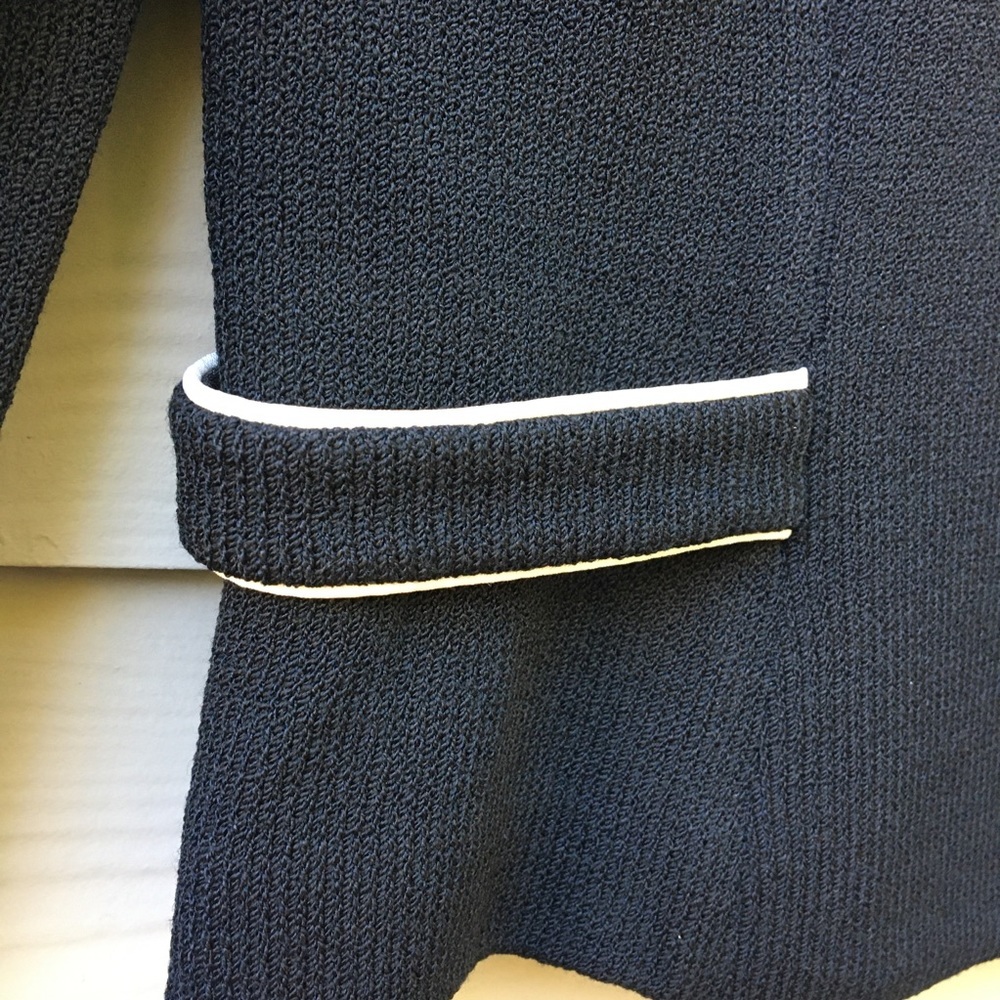 St. John jacket size 4 - Picture 8 of 9